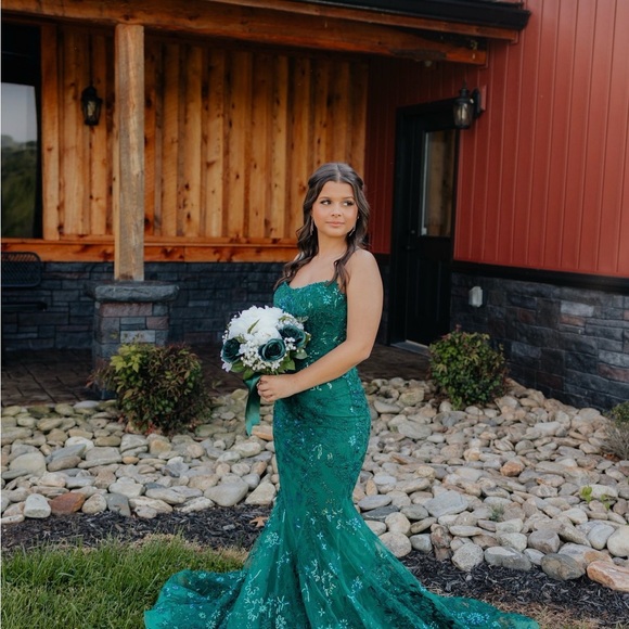 Emerald Green Sequin Mermaid Prom Dress
